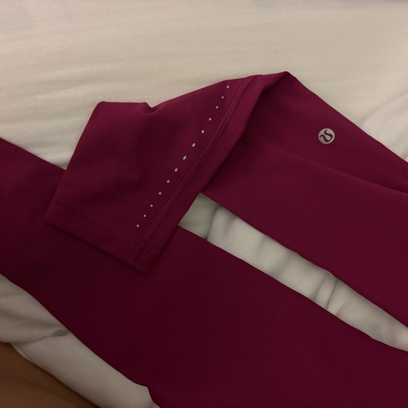 Lululemon wonder under HR train 28in - Picture 3 of 3